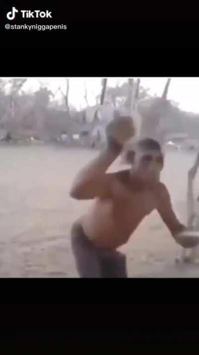 Cuando llega la hora de la tortura de pito y bola