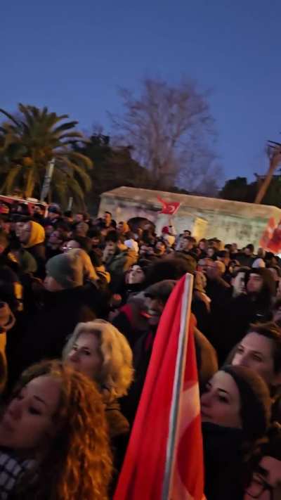 Göz görebildiği kadar insan var saraçhanede