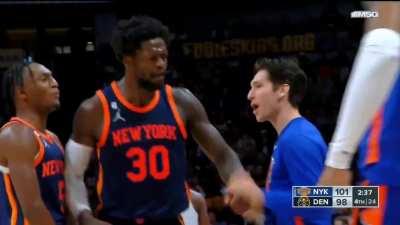 [Highlight] Julius Randle gets two clutch steals and Brunson throws it down to complete the comeback against the Nuggets
