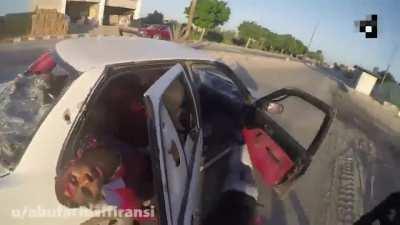 (NSFL) [Modern] IS Sinai Province Ambushing Off Duty Egyptian Soldiers Heading For Their Posts In A Taxi After Checking Their Ids, It Appears They Didn't Know It Was ISIS And Thought It Was One Of Sinai's Allied Tribal Security