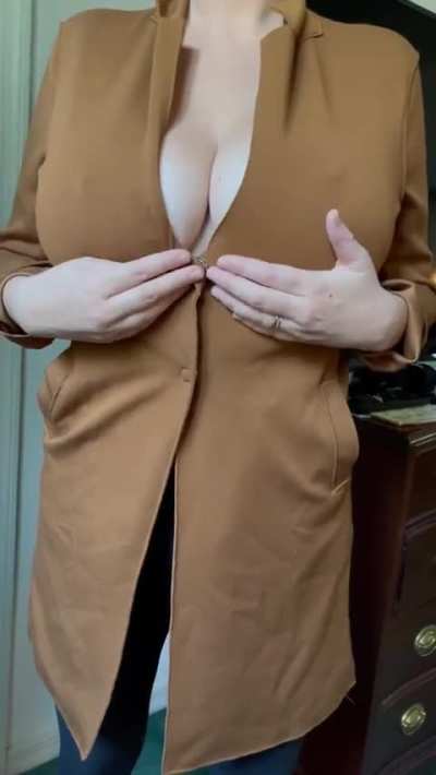 Look what I’m hiding 👅