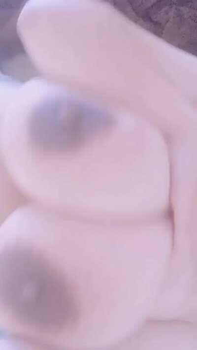 Hilari Baknew - BREAST!!!