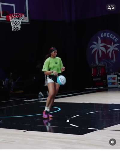 Unrivaled Phantom Kiki Iriafen is dunking😳‼️🤩