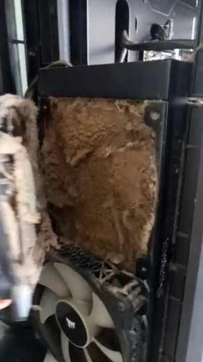 So I decided to open up my PC.