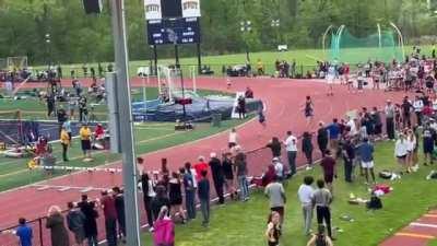 High school hurdler does not give up