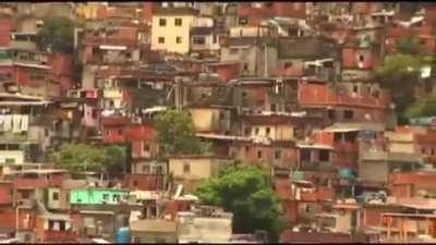 THIS GERMAN GUY LIVE IN A BRAZILIAN SLUM