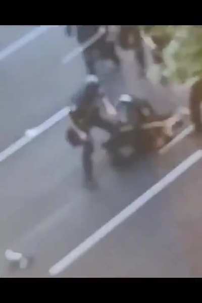 Cops shoot at window of guy recording in Louisville, Kentucky