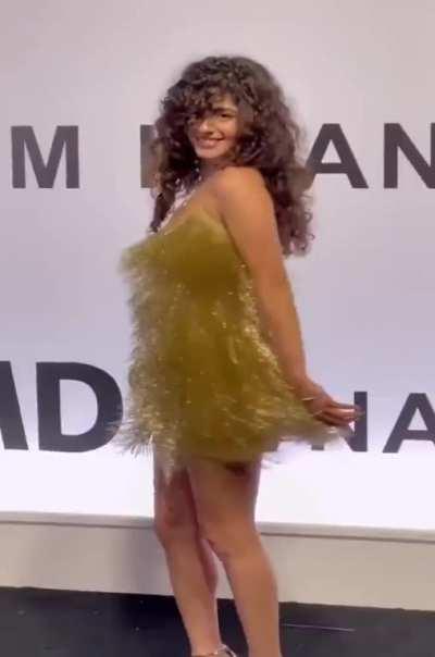 Mayan El Sayed, I love when she wears those slutty outfits 😩