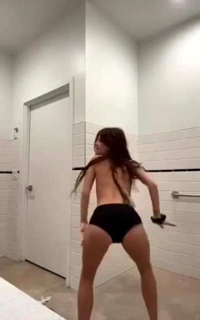 Old livestream twerk