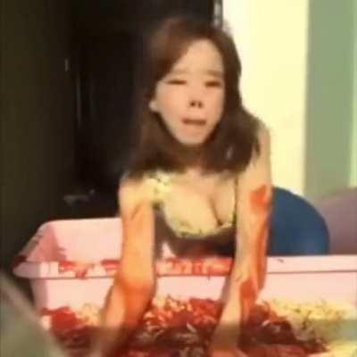 Enough cool guys, we need more cool she/her zim/zer content