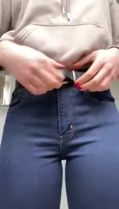 Jeans zipper & belt play & sounds (in bathroom) 