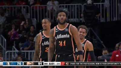 [Highlight] Trae hits a wet spot, but still manages to get it to Bey for the assist