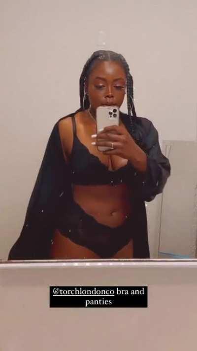 RacquelMills - Video #2391