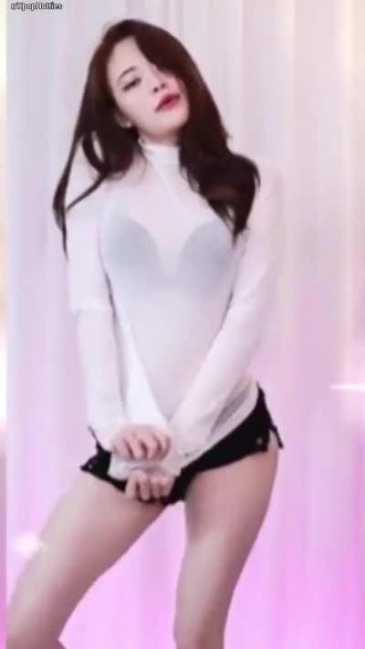 Dia - Somyi (Don't Miss the comments)