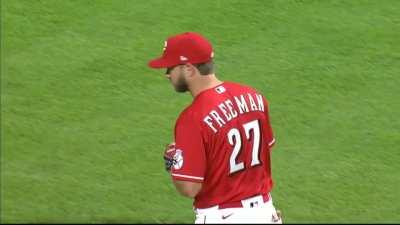 [Highlight] After Alex Blandino can't get it done, the Reds bring in fellow position player Mike Freeman to face Phillies relief pitcher Archie Bradley. Quickest AB in history follows.