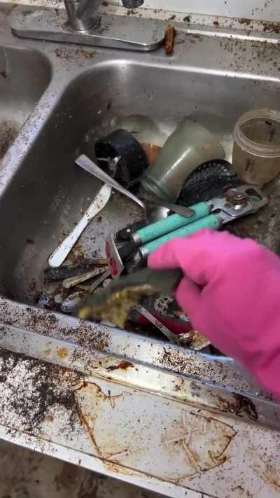 The end result is amazing but I can't wrap my head around as how someone can live like that