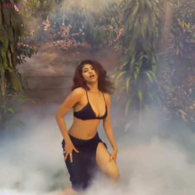 Aaradhya devi nip slip 