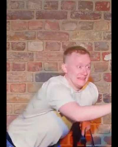 This Stand-Up comedian can do an insane goal celebration in slow-motion