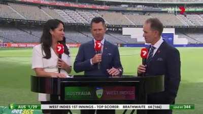 Ricky Ponting returns to ground all fit and fine 🤩