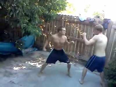 i know it technically doesn’t fit but these are the best untrained fighters i’ve seen on reddit