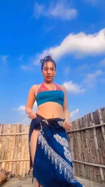 Ashmitatomar's long legs