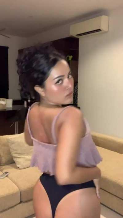 I’m curious to know if you would masturbate to my nudes if I ever sent you some?