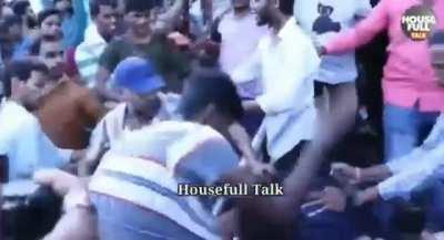 Prabhas fans beating up a guy because he gave negative review of Adipurush 