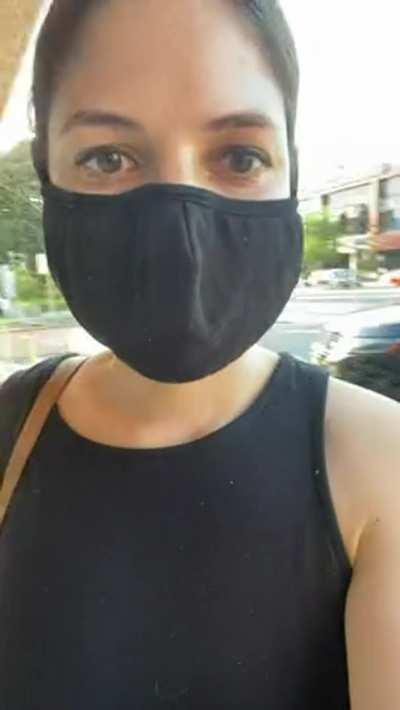 Her Reaction When The Cars Start Honking