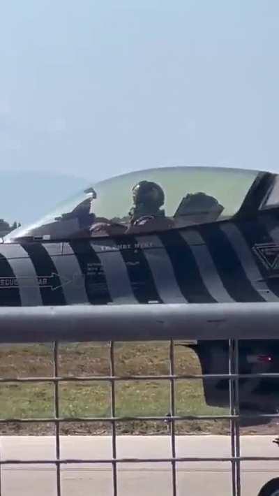 Heard you like bouncing F16s