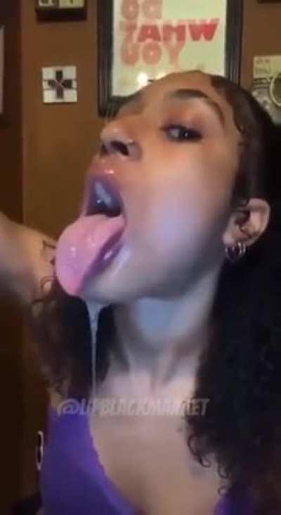 Give her a kiss 💋 