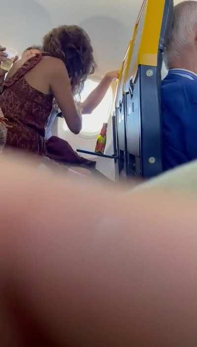 Airplane Blowjob…nobody’s going to notice