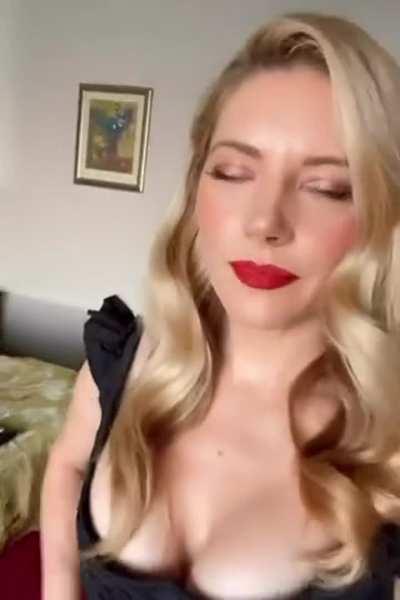 Goddess level beauty!