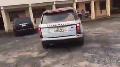 Pastor gets attacked by churchgoers after he bought a Range Rover with their tithes