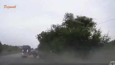 Car get crashes by a truck