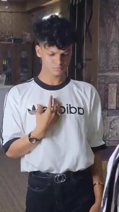 Bro kuch bhi kaho sundar to lg rha hai