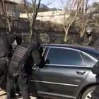 That's what you get for parking on the sidewalk in Moscow)