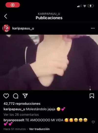 El prieto y la prieta queriendo llamar la atención