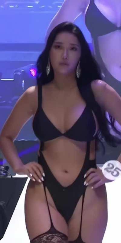 Unforgettable MAXIM Catwalk