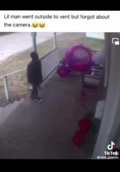 Lil bro had enough😭