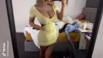 Yellow Dress @charlotteepage