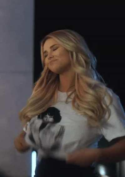 Kinsey Wolanski wants us to jerk off to her