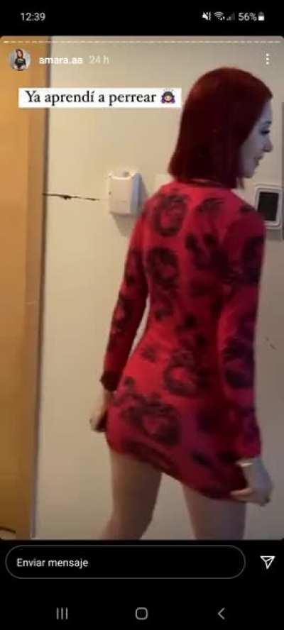 Ya es legal esta puta, que rico culo tiene 🤤