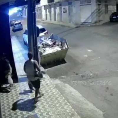 Ninguém sabe porque ele desistiu.