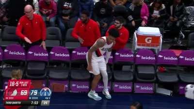 [Highlight] Simons going supernova as he drills his 5th three of the quarter