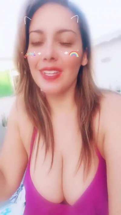 Las tetas de Sugey Abrego