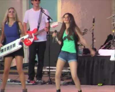 Merry Christmas Victoria Fans