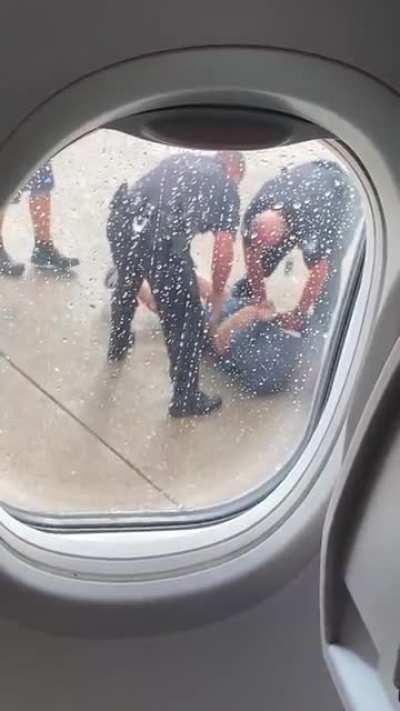 Don’t scream at flight attendants over having to wear a mask, or this could be you!