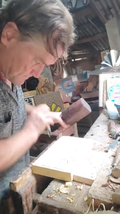 é este homem novamente