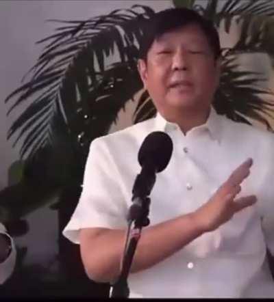 Paano siya nag-sspeech sa mga international convention kung ganito siya mag-salita? Auto-remix palagi kapag nag-sspeech siya.