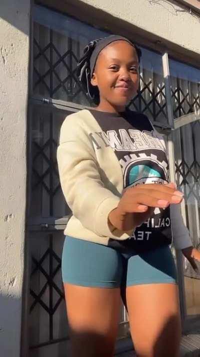 Thick thigh hottieigh